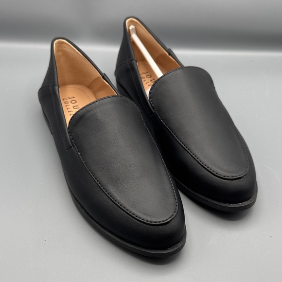 Journee CORINNE LOAFER FLATS IN FAUX LEATHER - Picture 1 of 4